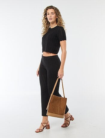 Camisola de croché com mangas curtas