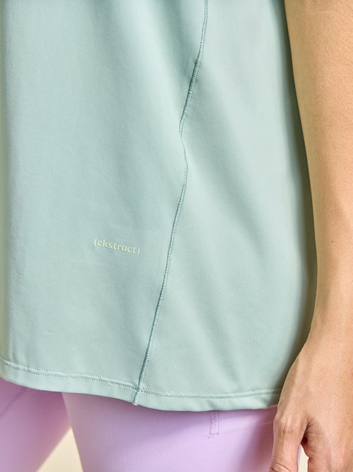 Camisola de desporto com copas integradas - (ekstract) - Kiabi Camisola de desporto com copas integradas - (ekstract) - Kiabi