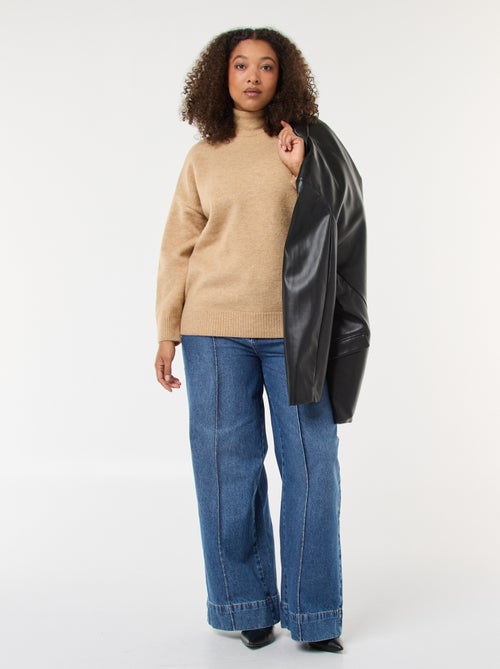 Camisola de gola alta com abertura e detalhe de joia nas costas - Kiabi