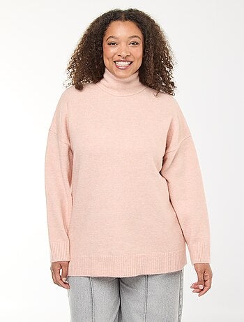 Camisola de gola alta com abertura e detalhe de joia nas costas