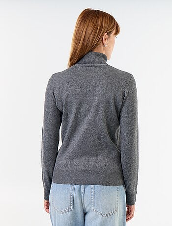 Camisola de gola alta em malha fina