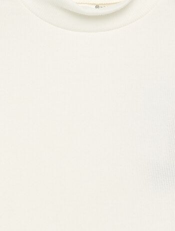 Camisola de gola alta lisa com acabamentos ondulados