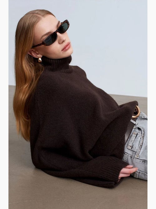 Camisola de gola alta oversize canelada dilvin - Kiabi Camisola de gola alta oversize canelada dilvin - Kiabi