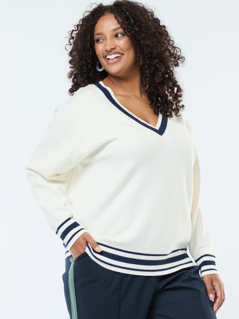 Camisola de gola em V em malha grossa com debrum Branco - Kiabi