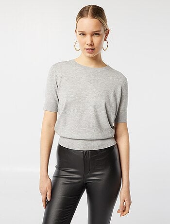 Camisola de gola redonda com mangas curtas
