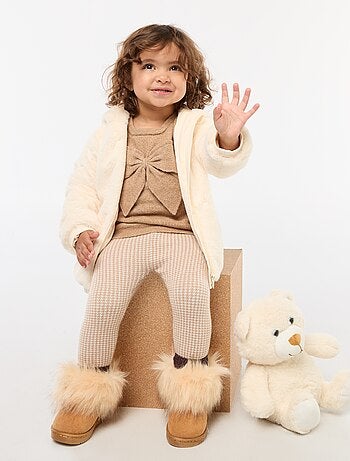 Camisola de gola redonda com nós lisa