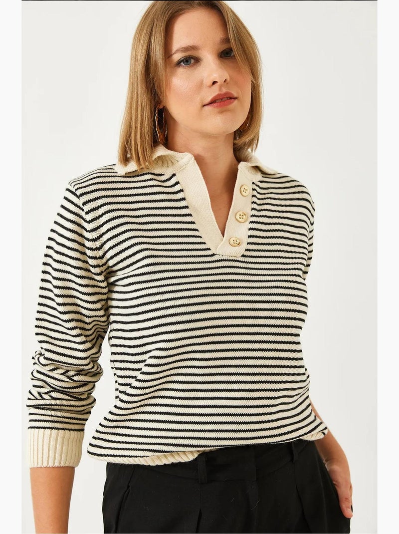 Camisola de malha às riscas com gola polo e detalhe de botões lucci Creme - Kiabi