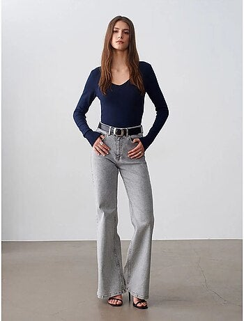 Camisola de malha canelada com decote em v slim fit dilvin