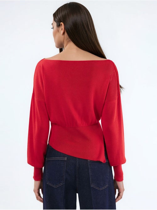 Camisola de malha com decote barco de aspeto mercerizado com detalhe de racha hiccup - Kiabi Camisola de malha com decote barco de aspeto mercerizado com detalhe de racha hiccup - Kiabi