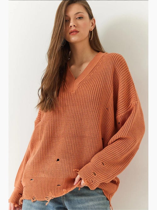 Camisola de malha com decote em v e padrão desgastado lucci - Kiabi Camisola de malha com decote em v e padrão desgastado lucci - Kiabi