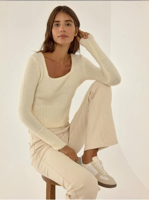 Camisola de malha com gola quadrada e detalhe canelado - Kiabi Camisola de malha com gola quadrada e detalhe canelado - Kiabi