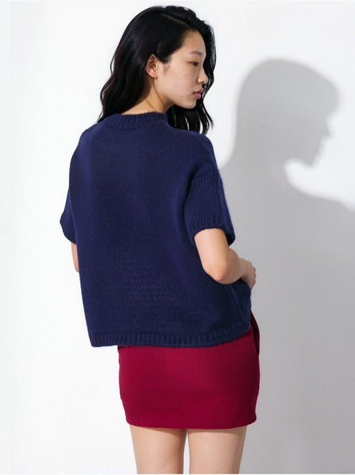 Camisola de malha com gola redonda e corte relaxed fit - Kiabi Camisola de malha com gola redonda e corte relaxed fit - Kiabi