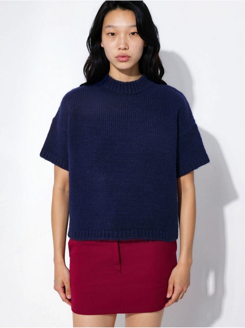 Camisola de malha com gola redonda e corte relaxed fit - Kiabi Camisola de malha com gola redonda e corte relaxed fit - Kiabi