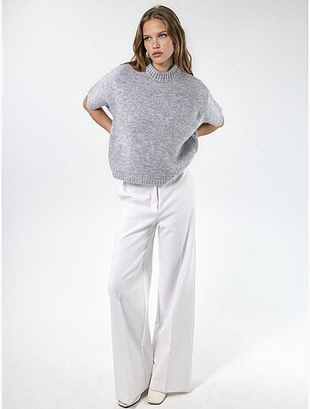 Camisola de malha com gola redonda e corte relaxed fit