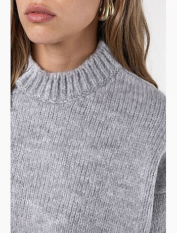 Camisola de malha com gola redonda e corte relaxed fit