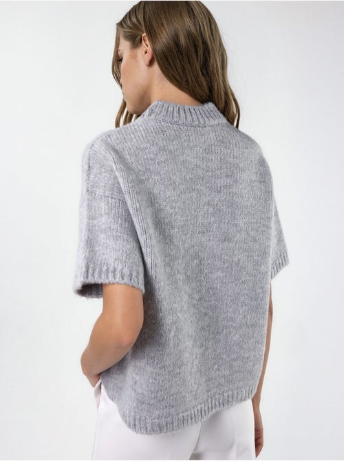 Camisola de malha com gola redonda e corte relaxed fit - Kiabi Camisola de malha com gola redonda e corte relaxed fit - Kiabi