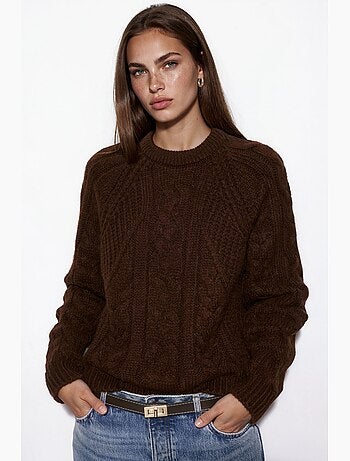Camisola de malha com gola redonda e padrão hiccup