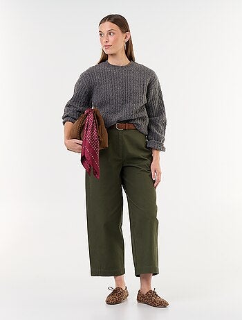 Camisola de malha entrançada com gola redonda