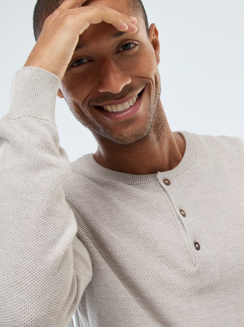 Camisola de malha fantasia com gola redonda abotoada - Kiabi