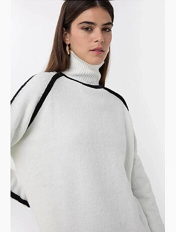 Camisola de malha oversized com detalhe contrastante