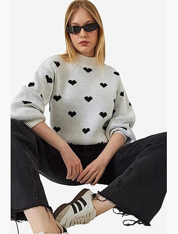 Camisola de malha relaxed fit com decote redondo e padrão de corações lucci