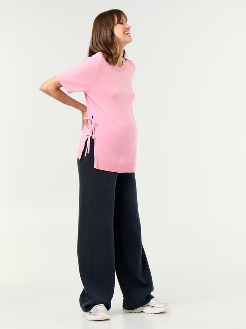 Camisola de maternidade de manga curta com aberturas laterais com atacadores - Kiabi Camisola de maternidade de manga curta com aberturas laterais com atacadores - Kiabi