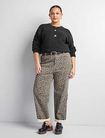 Camisola em croché com gola de botões