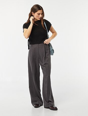 Camisola em croché sem mangas