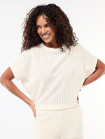 Camisola em malha rendada com mangas curtas