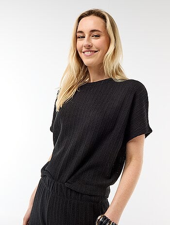 Camisola em malha rendada com mangas curtas