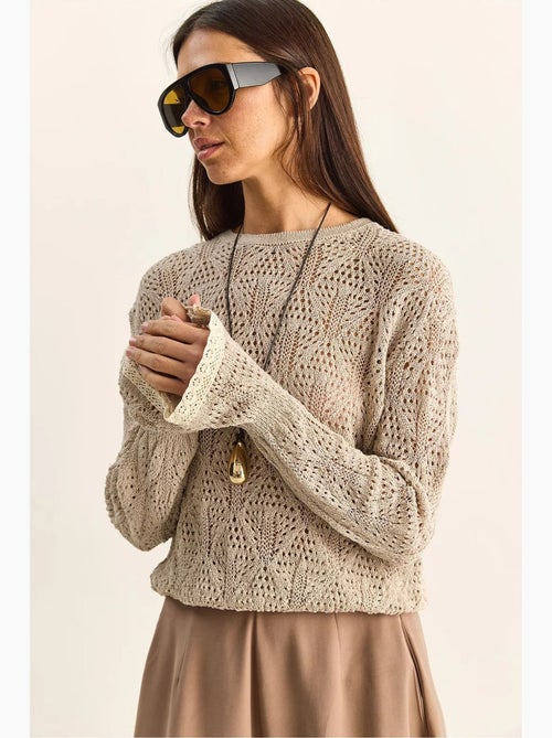 Camisola em malha texturada com decote redondo e folhos lucci - Kiabi Camisola em malha texturada com decote redondo e folhos lucci - Kiabi