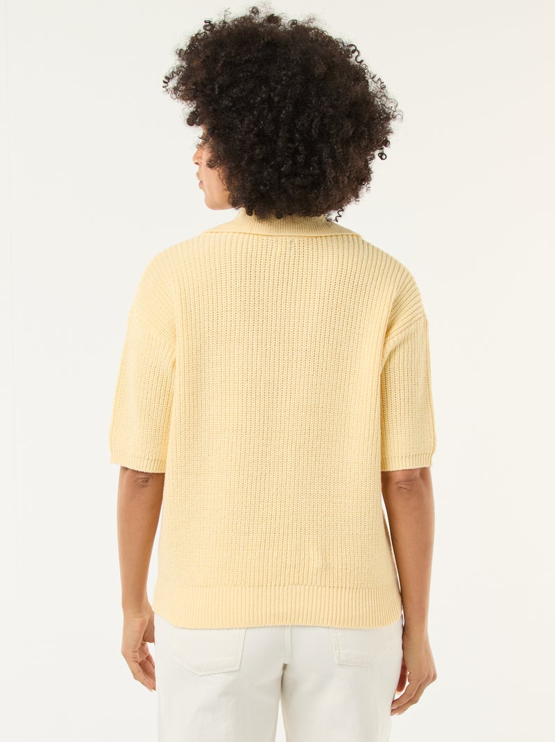 Camisola estilo polo com decote em V Amarelo - Kiabi