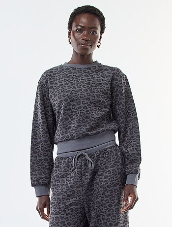 Camisola gola redonda felpuda com padrão leopardo