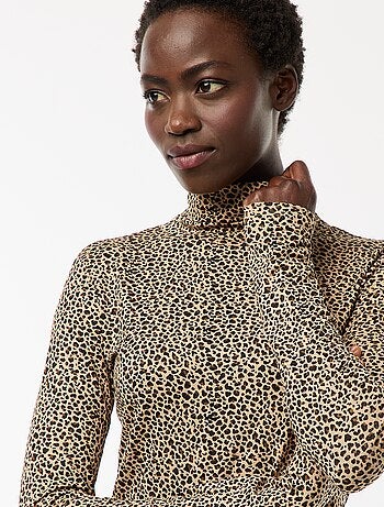 Camisola de gola alta e mangas compridas