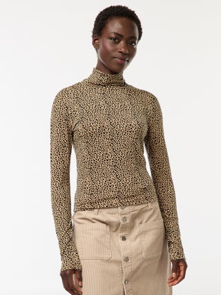 Camisola interior de gola alta e mangas compridas