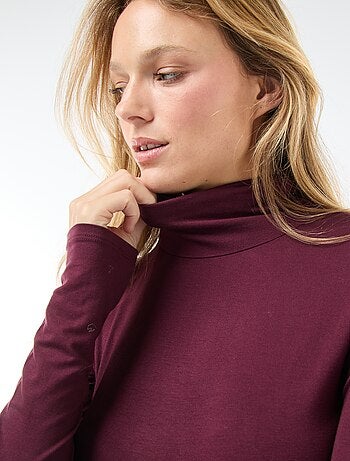 Camisola de gola alta e mangas compridas