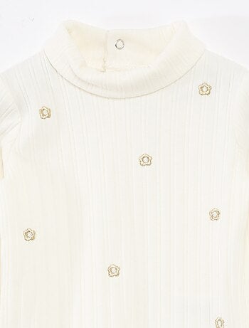 Camisola interior em malha canelada com flores fantasia em algodão