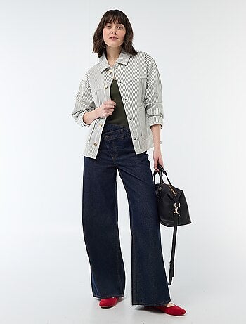 Camisola interior lisa em material canelado