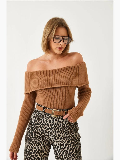 Camisola justa de malha canelada com decote off-shoulder e detalhe dobrado lucci - Kiabi Camisola justa de malha canelada com decote off-shoulder e detalhe dobrado lucci - Kiabi