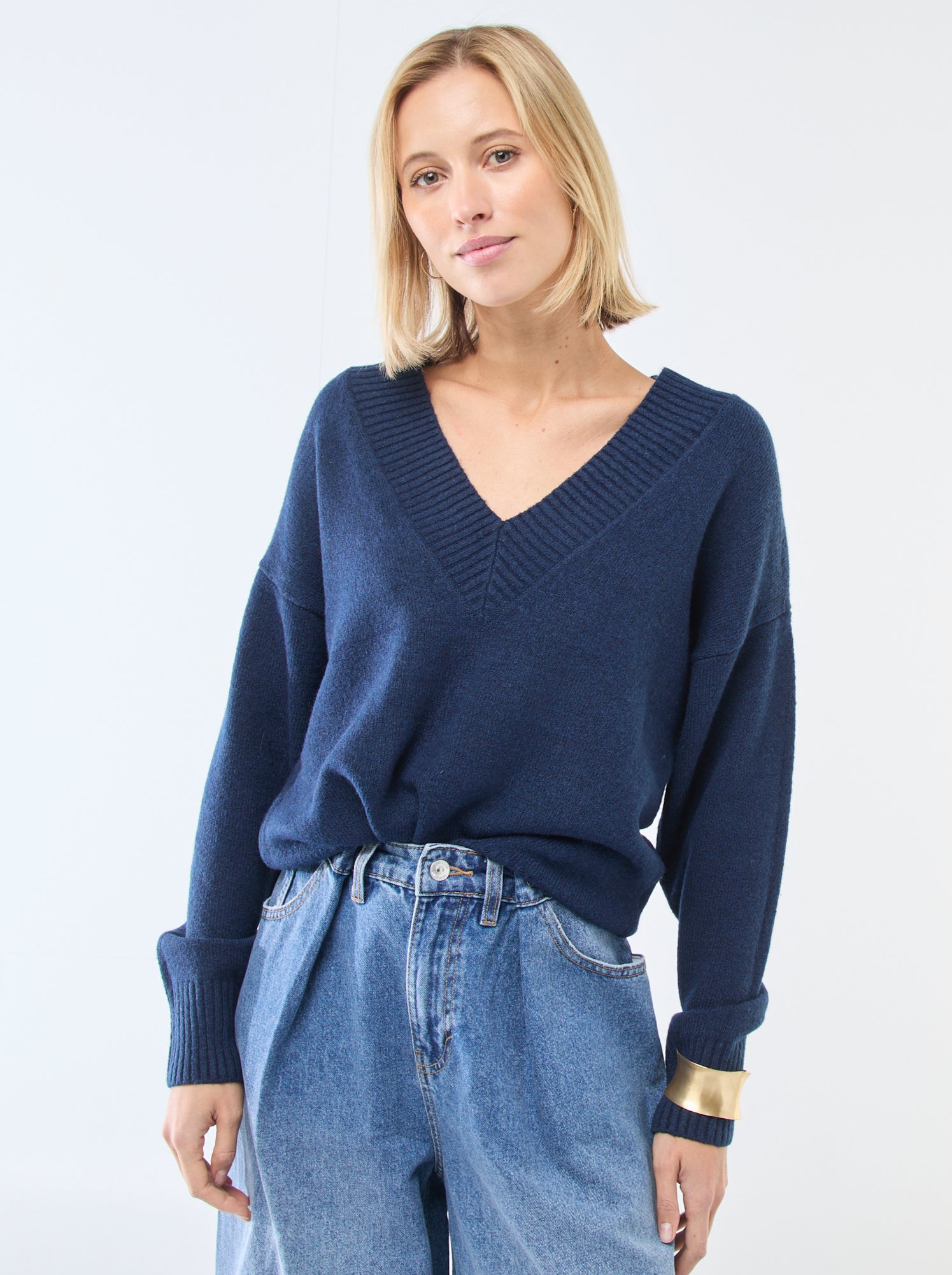 Camisola lisa com decote em V