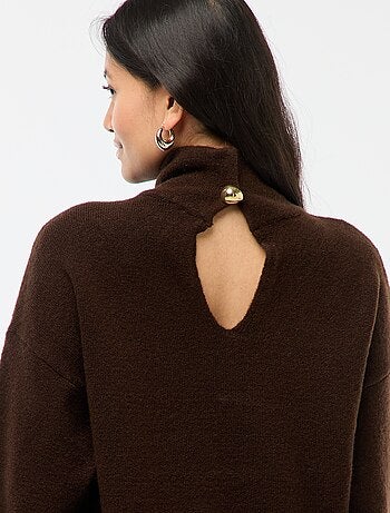 Camisola suave com abertura joia nas costas