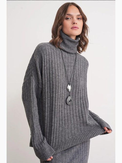 Camisola oversize canelada de gola alta mixray - Kiabi Camisola oversize canelada de gola alta mixray - Kiabi
