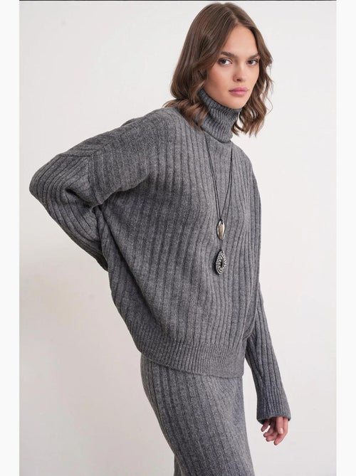 Camisola oversize canelada de gola alta mixray - Kiabi Camisola oversize canelada de gola alta mixray - Kiabi