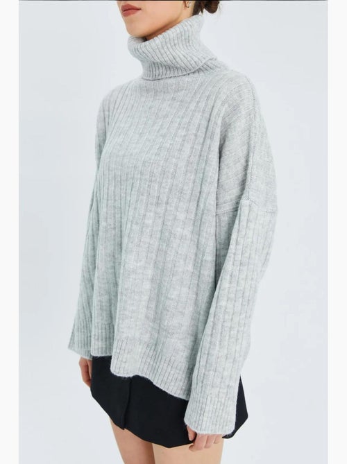 Camisola oversize canelada de gola alta mixray - Kiabi Camisola oversize canelada de gola alta mixray - Kiabi