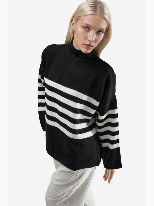 Camisola oversized às riscas com gola alta my fashion - Kiabi Camisola oversized às riscas com gola alta my fashion - Kiabi