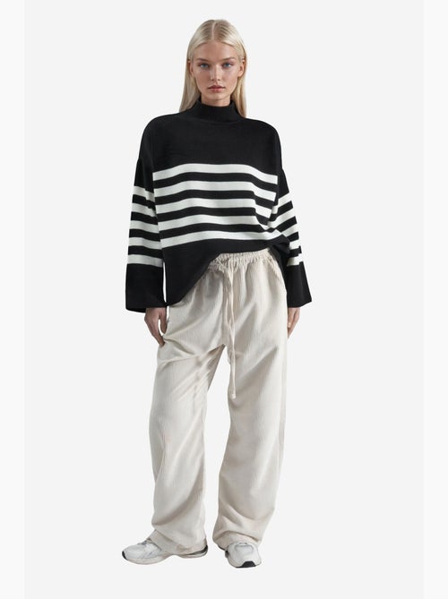 Camisola oversized às riscas com gola alta my fashion - Kiabi Camisola oversized às riscas com gola alta my fashion - Kiabi