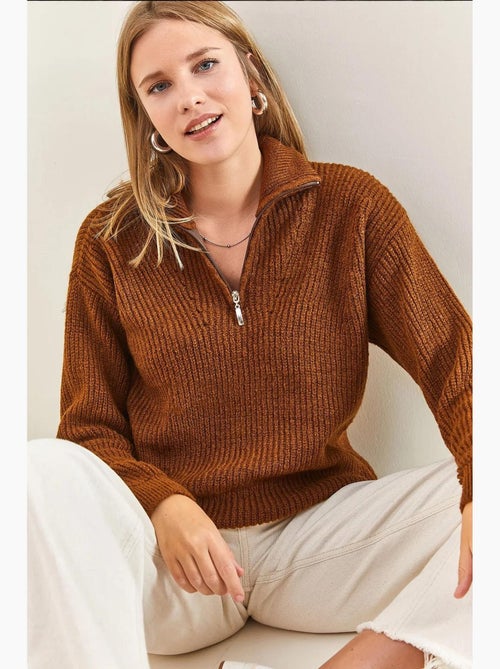Camisola oversized de malha texturada com gola com fecho lucci - Kiabi Camisola oversized de malha texturada com gola com fecho lucci - Kiabi