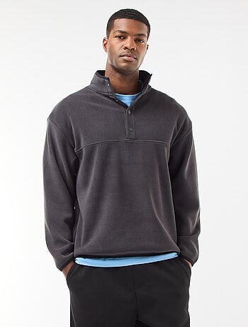 Camisola em polar com gola de camionista com botões de pressão