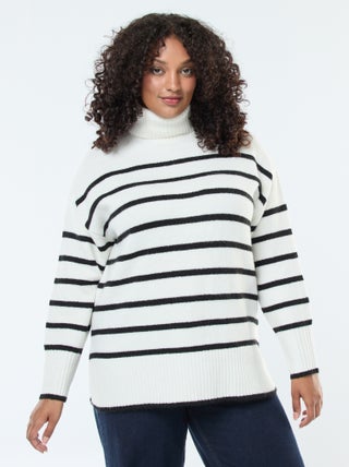 Camisola quente de gola alta com rachas na base