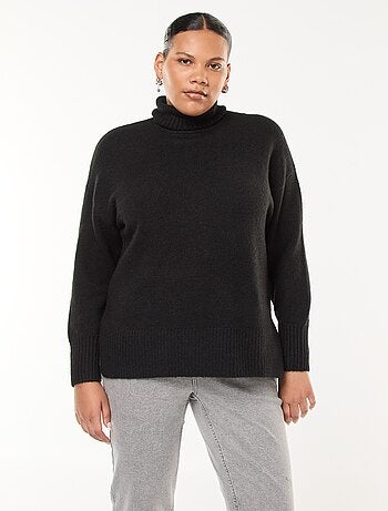 Camisola quente de gola alta com rachas na base